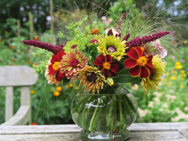 Buket af sommerblomster. Foto: Lotte Bjarke